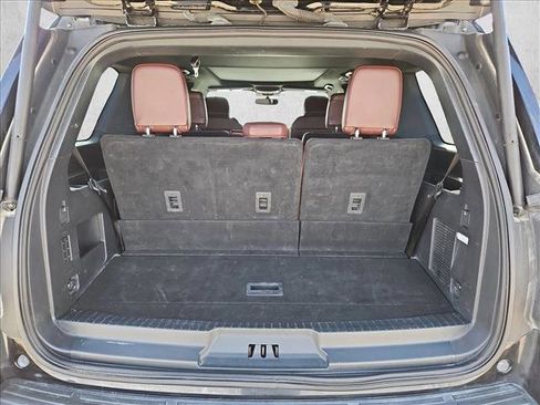 Used 2023 Ford Expedition Limited image 6
