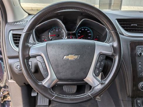 Used 2017 Chevrolet Traverse LT w/ Style and Technology Package image 17