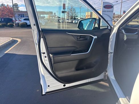 New 2025 Toyota RAV4 LE image 10