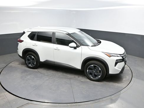 Used 2025 Nissan Rogue SV image 20