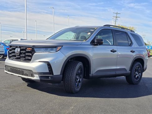 New 2025 Honda Pilot TrailSport image 14