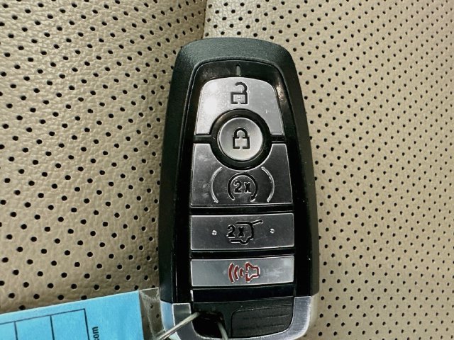 Used 2022 Ford Escape SEL FWD image 17