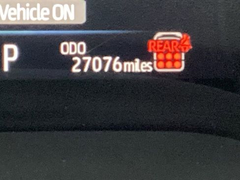 Used 2025 Toyota Sienna LE image 4