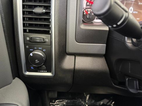 Used 2019 RAM 1500 Big Horn AWD/4WD image 32