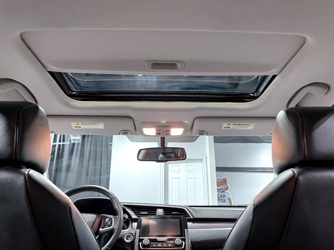 Used 2018 Honda Civic EX-L image 31