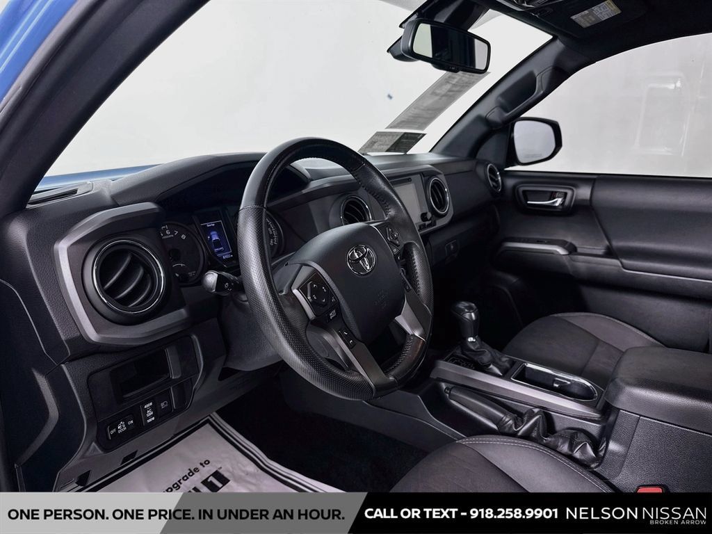Used 2019 Toyota Tacoma TRD Off-Road AWD/4WD image 9