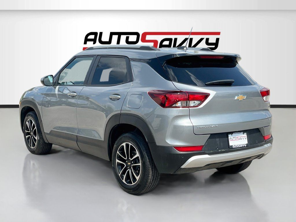 Used 2024 Chevrolet TrailBlazer LT w/ Driver Confidence Package FWD image 5