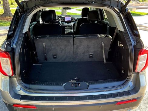 Used 2024 Ford Explorer XLT w/ Equipment Group 202A AWD/4WD image 7