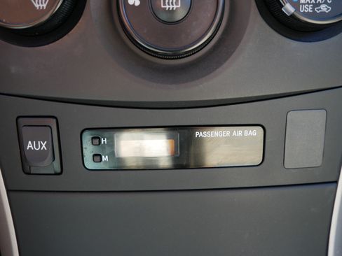 Used 2010 Toyota Corolla LE FWD image 27