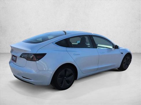 Used 2020 Tesla Model 3 Standard Range Plus image 5