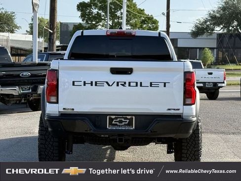 Used 2025 Chevrolet Colorado ZR2 w/ Technology Package image 7