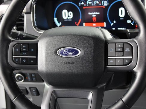 Used 2023 Ford F150 Lariat w/ Trailer Tow Package image 29