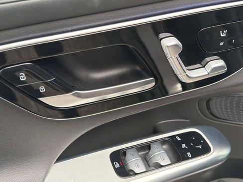 Certified 2025 Mercedes-Benz GLC 300 4MATIC image 16