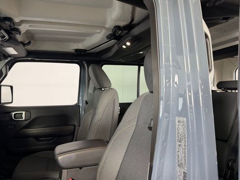 Certified 2025 Jeep Wrangler Unlimited Sahara image 21