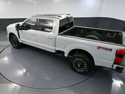 Used 2025 Ford F250 Platinum w/ FX4 Off-Road Package image 60