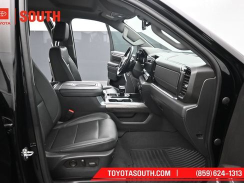 Used 2022 Chevrolet Silverado 1500 LTZ w/ Z71 Off-Road Package AWD/4WD image 35
