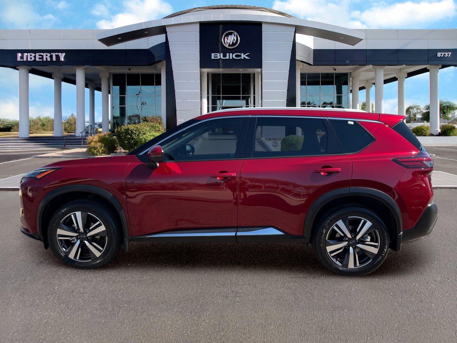 Used 2023 Nissan Rogue SL FWD image 6