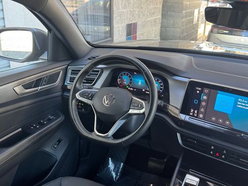 Used 2025 Volkswagen Atlas Cross Sport SE image 34