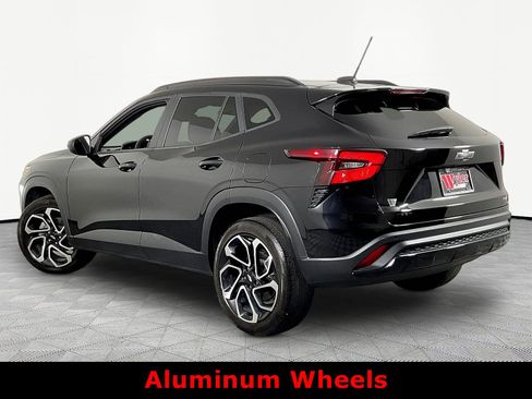 Used 2024 Chevrolet Trax RS FWD image 4
