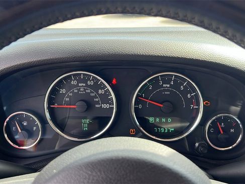 Used 2016 Jeep Wrangler Unlimited Sahara w/ Dual Top Group image 16