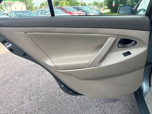 Used 2007 Toyota Camry LE FWD image 13