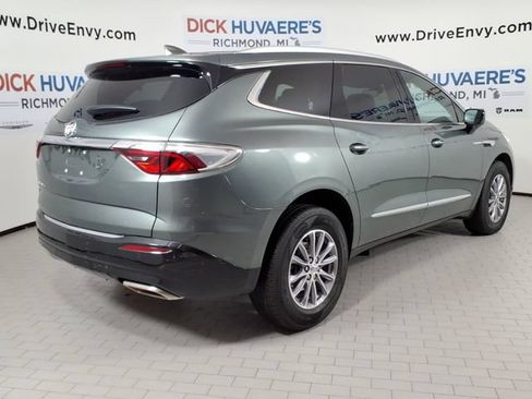 Used 2023 Buick Enclave Essence AWD/4WD image 4