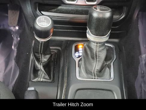 Used 2021 Jeep Gladiator Overland w/ Cold Weather Group image 11