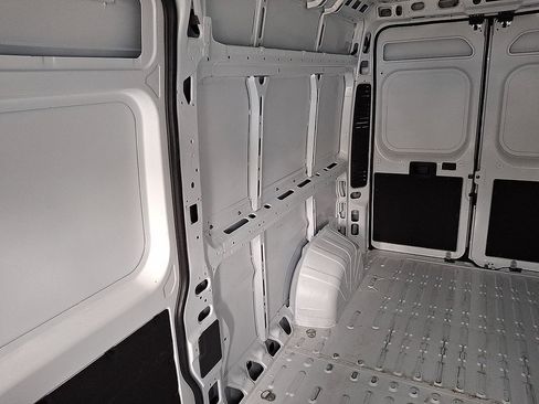 Used 2026 RAM ProMaster 2500 w/ Convenience Group FWD image 12