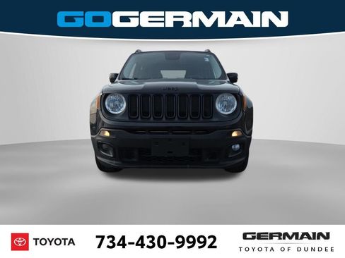 Used 2016 Jeep Renegade Latitude image 3