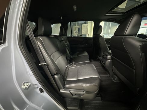 Used 2024 Honda Passport EX-L image 37