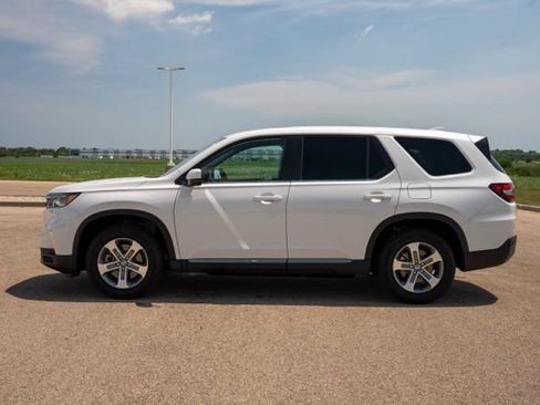 Used 2025 Honda Pilot EX-L image 4