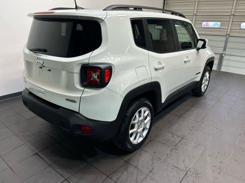 Used 2020 Jeep Renegade Latitude w/ Popular Equipment Group AWD/4WD image 3