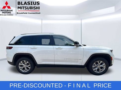 Used 2023 Jeep Grand Cherokee Limited w/ Trailer Tow Prep Group (B) AWD/4WD image 6