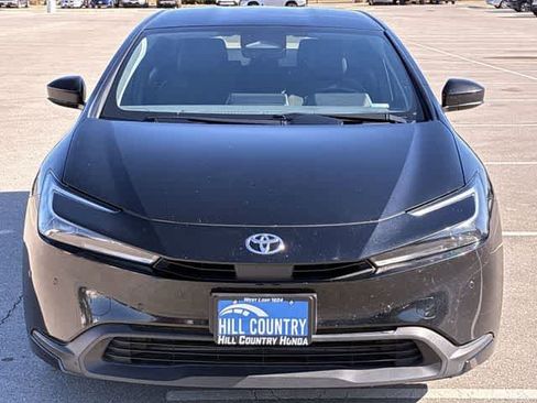 Used 2024 Toyota Prius LE image 9