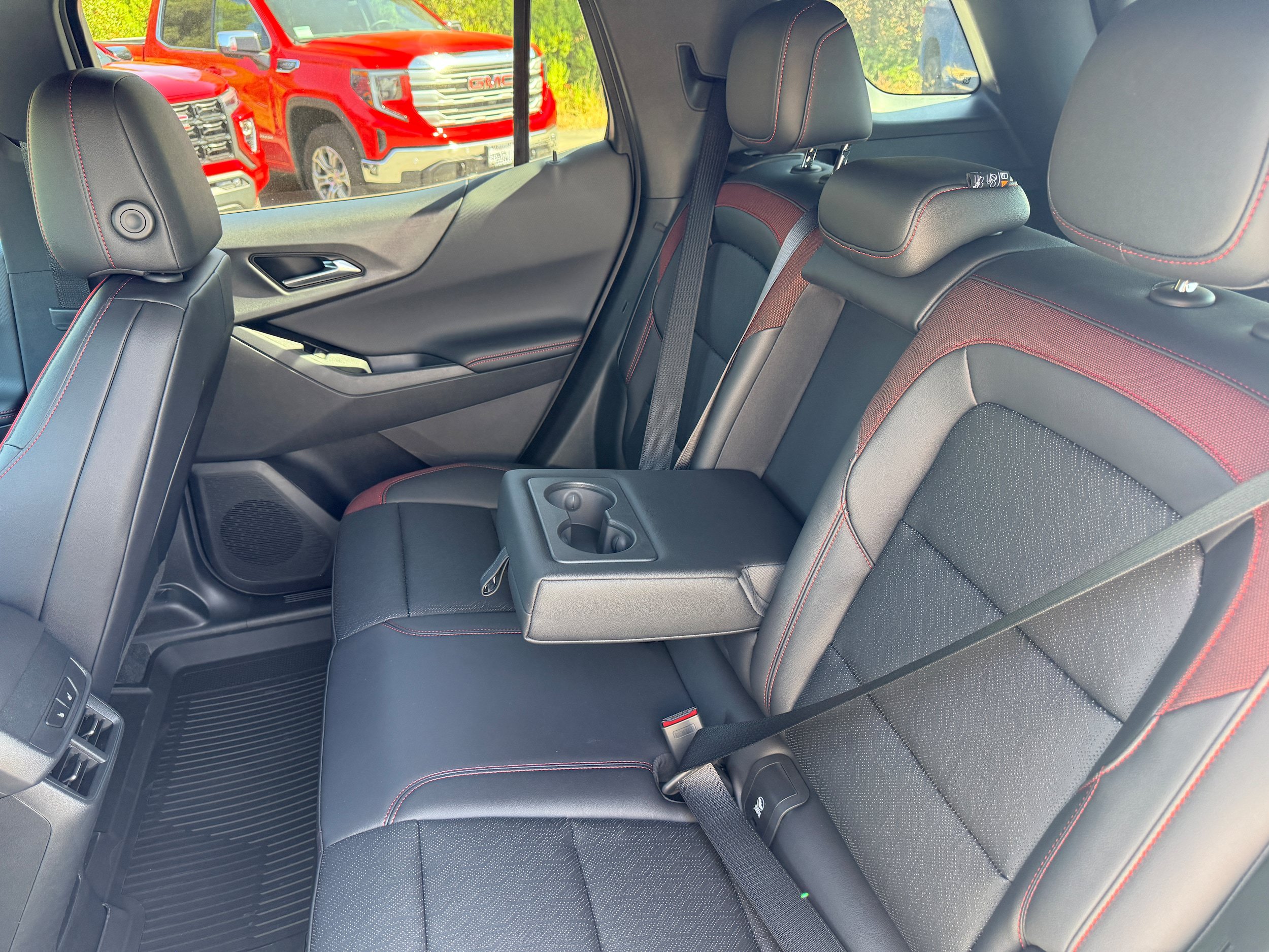 New 2027 Chevrolet Equinox RS w/ Convenience Package III AWD/4WD image 9