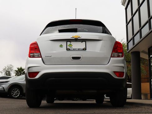 Used 2020 Chevrolet Trax LS FWD image 12