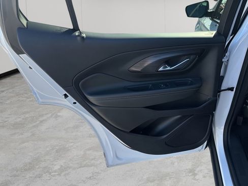 Certified 2024 GMC Terrain SLE image 17