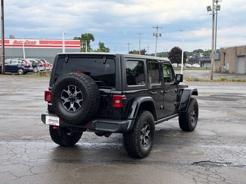 Used 2019 Jeep Wrangler Unlimited Rubicon w/ Cold Weather Group AWD/4WD image 17