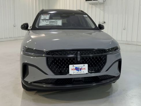 New 2026 Lincoln Nautilus Reserve w/ Jet Appearance Package image 4