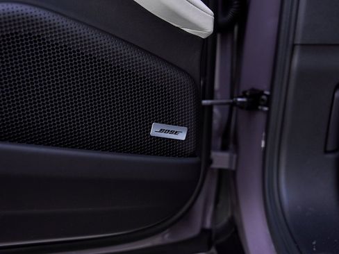 Used 2025 Porsche Panamera 4 w/ Premium Package image 39