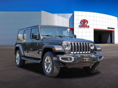 Used 2018 Jeep Wrangler Unlimited Sahara w/ LED Lighting Group AWD/4WD image 7