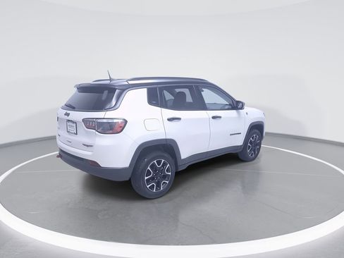 Used 2021 Jeep Compass Trailhawk image 7