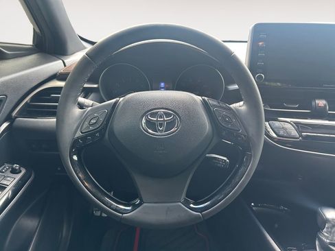Used 2019 Toyota C-HR Limited FWD image 14