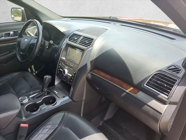 Used 2018 Ford Explorer Platinum AWD/4WD image 22