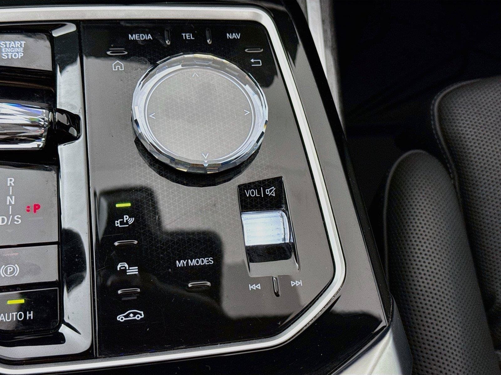 Used 2025 BMW 740i RWD image 29