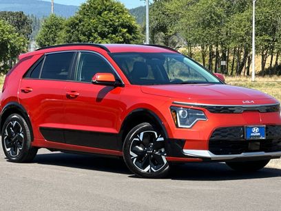 Used 2023 Kia Niro Wind w/ Wind Preserve Package