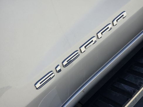 Used 2021 GMC Sierra 1500 SLT AWD/4WD image 10