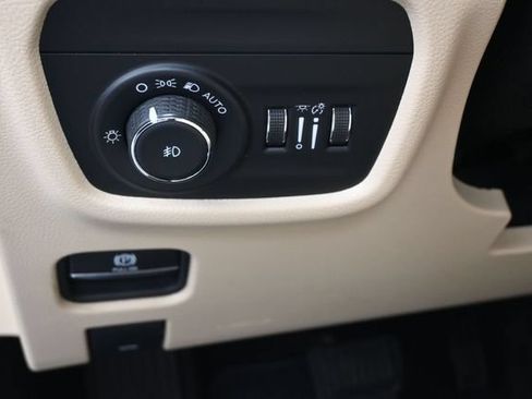 Used 2021 Jeep Grand Cherokee L Limited RWD image 20