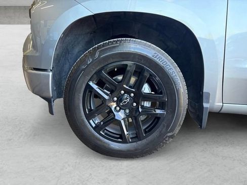 Certified 2025 Chevrolet Silverado 1500 Custom w/ LPO, Dark Essentials Package image 17