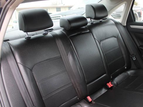 Used 2014 Volkswagen Passat 2.5 S image 11